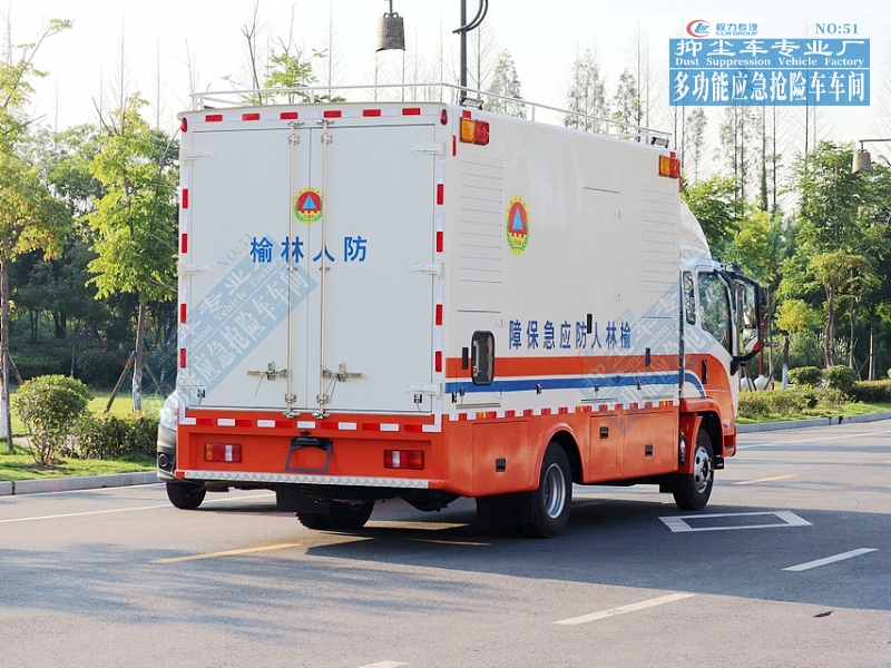 重汽豪沃移動式發(fā)電車80-200kW