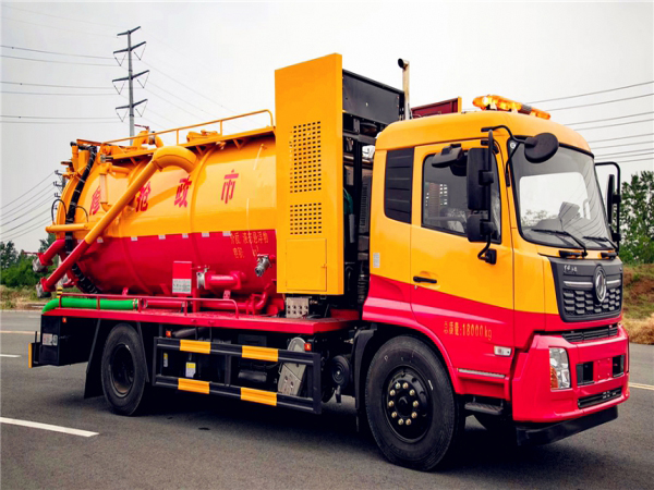 天錦副發(fā)抽淤泥河道清理車